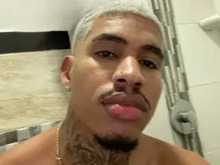 Streamate Free Live Porn of Drakehottt