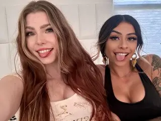 Streamate Live Porn of SkinnyMiniMia
