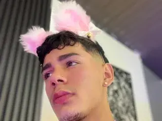 Streamate Live Sex Cam of AlexHottie
