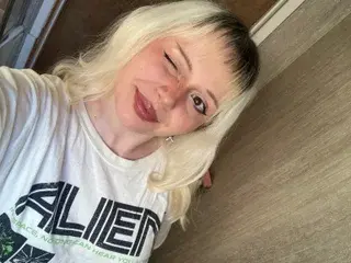 Streamate Free Porn Cam of Cyber_Melanie