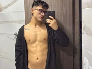Streamate Watch Live Sex Cams of alexxxx_dicker