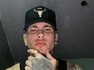 Streamate Sex Chat of DylanThailer