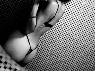 Streamate Live Sex Cam of salma_covers