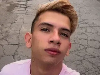 Streamate Sex Chat of Ethan_os