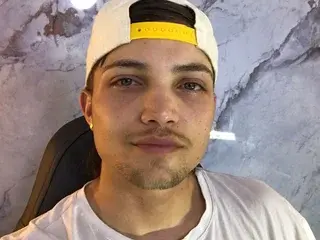 Streamate Best live sex cam show of MaxxLouis