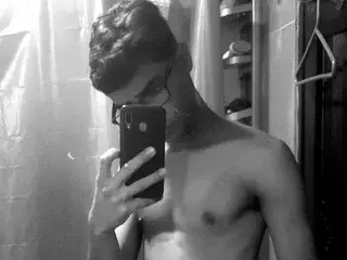 Streamate Nude Webcam of JhonnyLewis