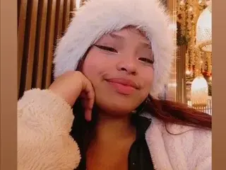Streamate Live Porn of CharlotAura