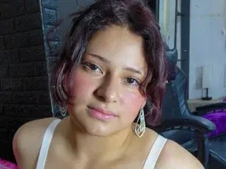 Streamate Live Sex of Sary_LittleSmiles