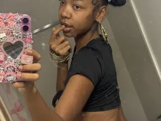 Streamate Live Porn of Mya_Marabella