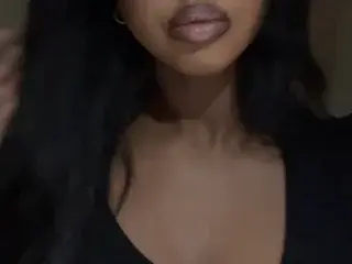Streamate Free Porn Cam of babybrownsknndoll23