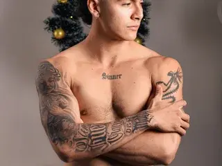 Streamate Free Porn Cam of LeoSantoro22