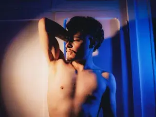 Streamate Best live sex cam show of AleLux