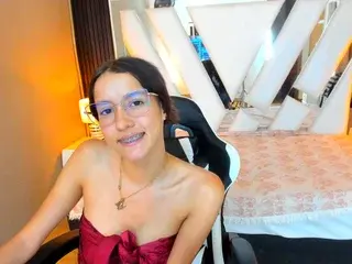 Streamate Live Porn of Linda4Petite