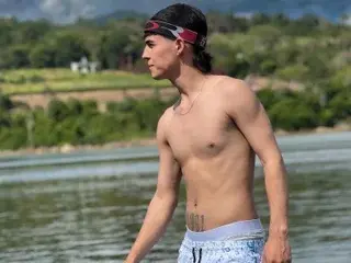 Streamate Live Sex of EthanJamees