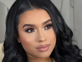 Streamate Live Sex Cam of MiaHannton