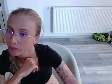Stripchat Free Porn Cam of Deidi_sweet