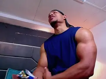 Stripchat Sex Cam of teddyfit19cm