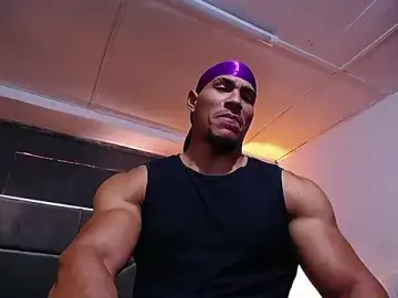 Stripchat Watch Live Sex Cams of teddyfit19cm