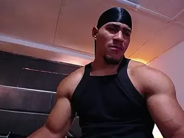 Stripchat Sex Cam of teddyfit19cm