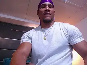 Stripchat Live Sex Cam of teddyfit19cm