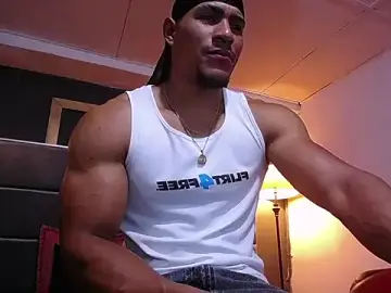 Stripchat Free Porn Cam of teddyfit19cm