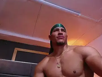 Stripchat Free Porn Cam of teddyfit19cm