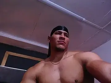 Stripchat Watch Live Sex Cams of teddyfit19cm