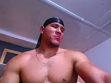 Stripchat Live Sex Cam of teddyfit19cm