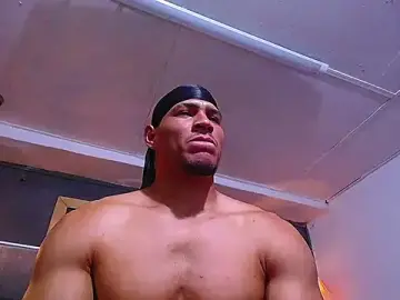 Stripchat Free Porn Cam of teddyfit19cm