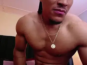 Stripchat Live Porn of teddyfit19cm