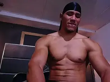 Stripchat Free Porn Cam of teddyfit19cm