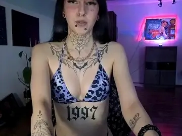 Stripchat Sex Chat of BlueVelvetBat