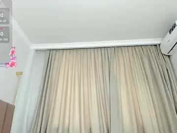 Stripchat Free Porn Cam of Zirael_swan