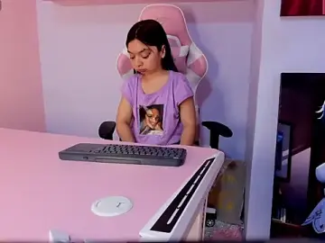 Stripchat Nude Webcam of CharlotteMuller