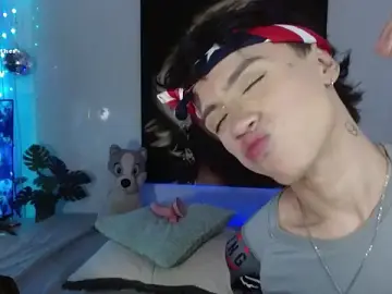 Stripchat Live Sex Cam of maxiy_001