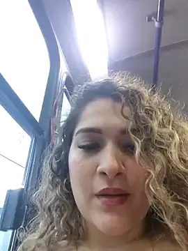 Stripchat Sex Cam of Sara_smiiith211