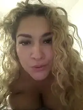 Stripchat Live Sex of Sara_smiiith211