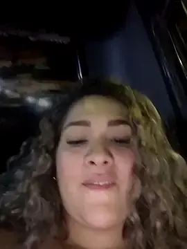 Stripchat Sex Cam of Sara_smiiith211