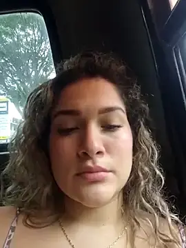 Stripchat Live Sex Cam of Sara_smiiith211