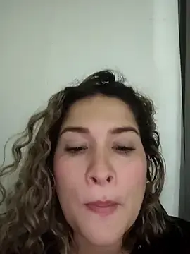 Stripchat Watch Live Sex Cams of Sara_smiiith211