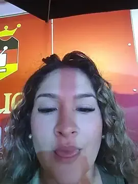 Stripchat Free Porn Cam of Sara_smiiith211