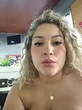 Stripchat Free Live Porn of Sara_smiiith211