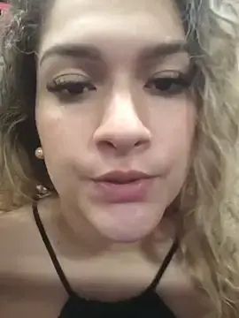Stripchat Watch Live Sex Cams of Sara_smiiith211