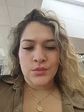 Stripchat Watch Live Sex Cams of Sara_smiiith211