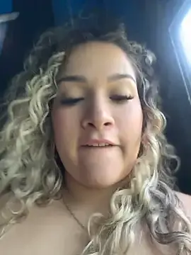 Stripchat Watch Live Sex Cams of Sara_smiiith211