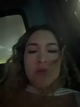 Stripchat Live Sex Cam of Sara_smiiith211