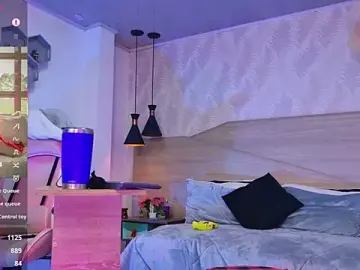 Stripchat Best live sex cam show of kylliefox_