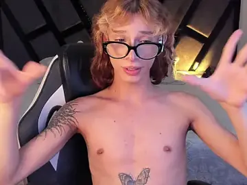 Stripchat Free Porn Cam of AndyWiilliams