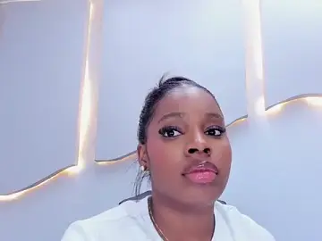 Stripchat Live Sex Cam of EmilyDiaaz