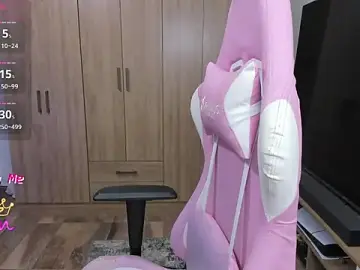 Stripchat Sex Cam of ema_tayy